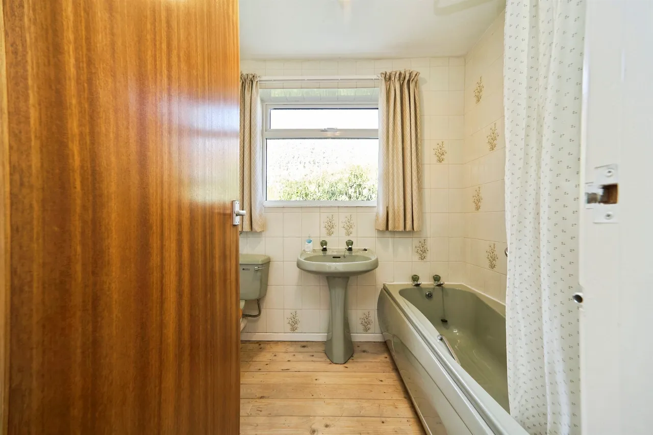 Oak Bank Crescent, Oakworth, Keighley, photo 11