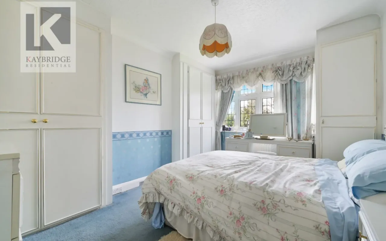 London Road, Ewell, KT17, photo 9