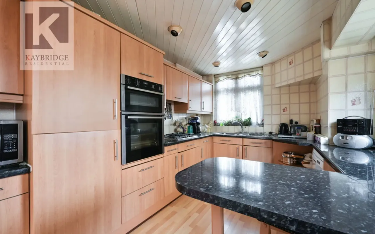 London Road, Ewell, KT17, photo 5