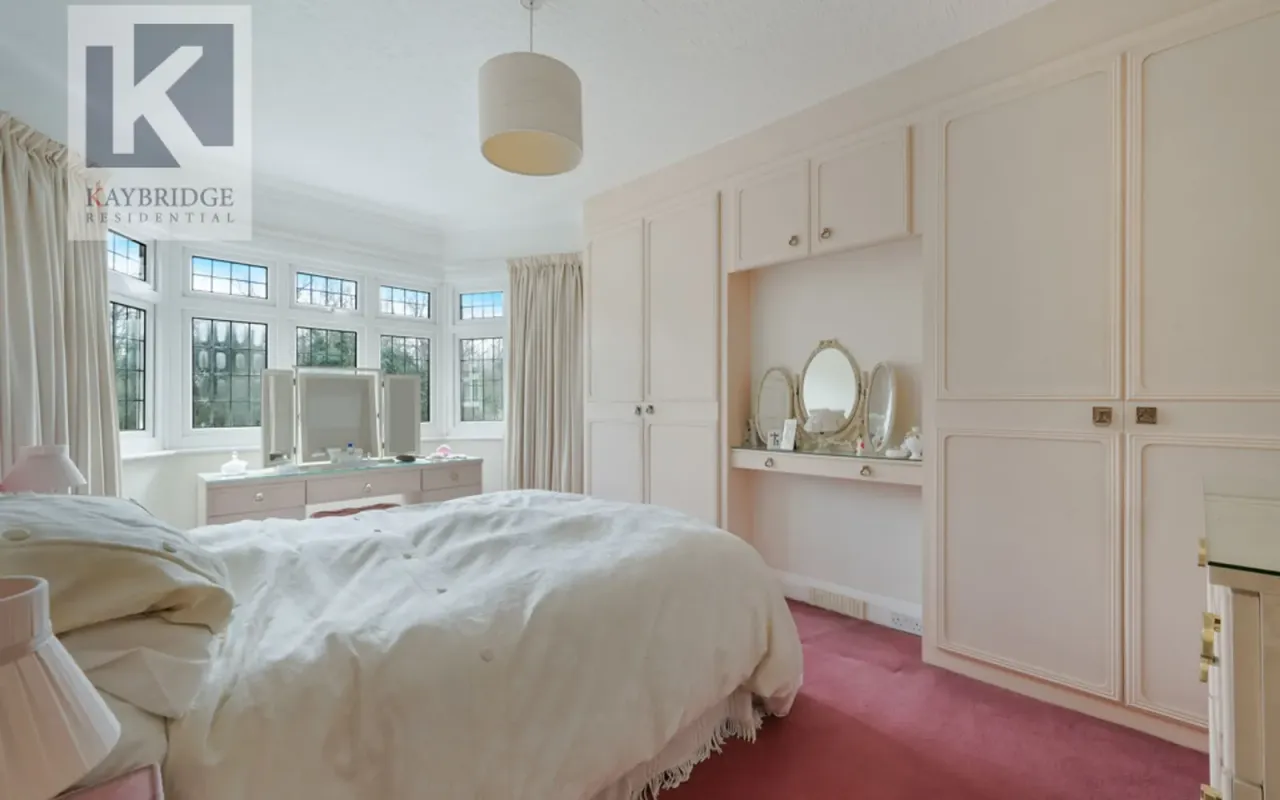 London Road, Ewell, KT17, photo 6