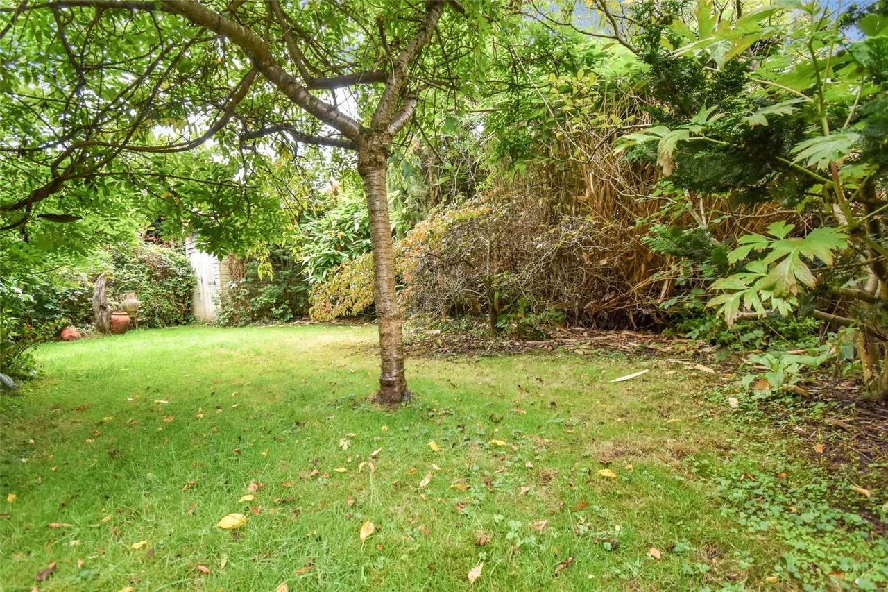 York Crescent, Aldershot, Hampshire, GU11 3JN, photo 5