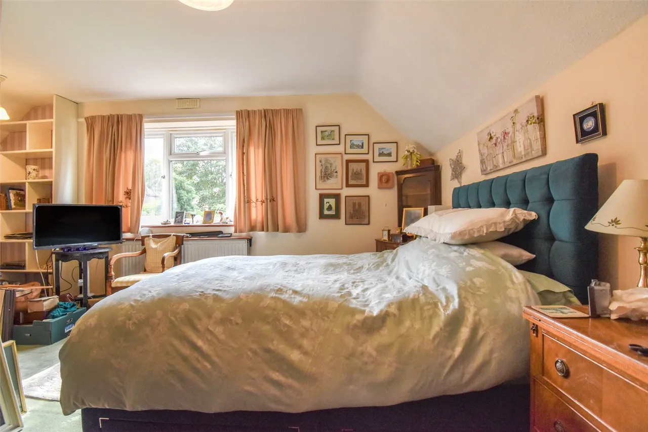 York Crescent, Aldershot, Hampshire, GU11 3JN, photo 14