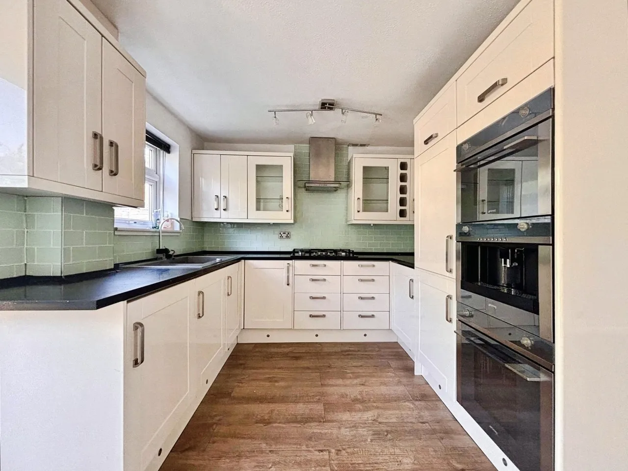 Bramshott Drive, Hook, Hampshire, RG27 9EY, photo 4