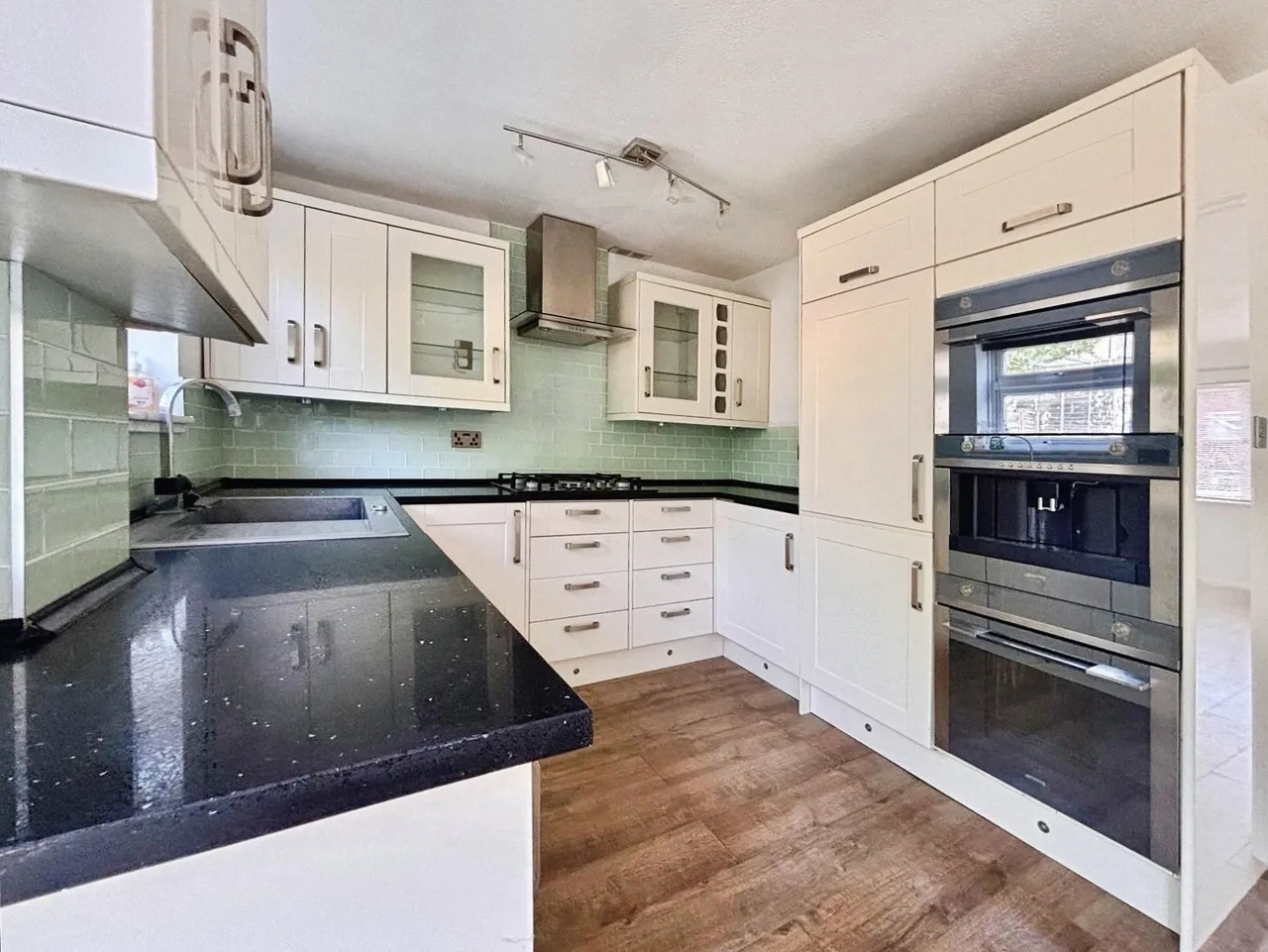 Bramshott Drive, Hook, Hampshire, RG27 9EY, photo 9