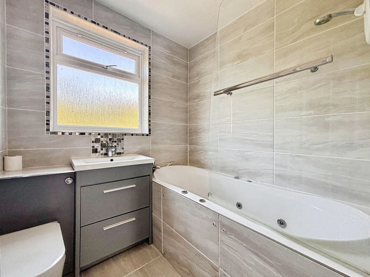 Bramshott Drive, Hook, Hampshire, RG27 9EY, photo 6
