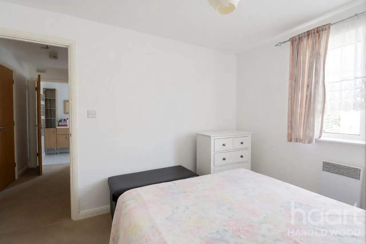 Church Road, Harold Wood, RM3, photo 8