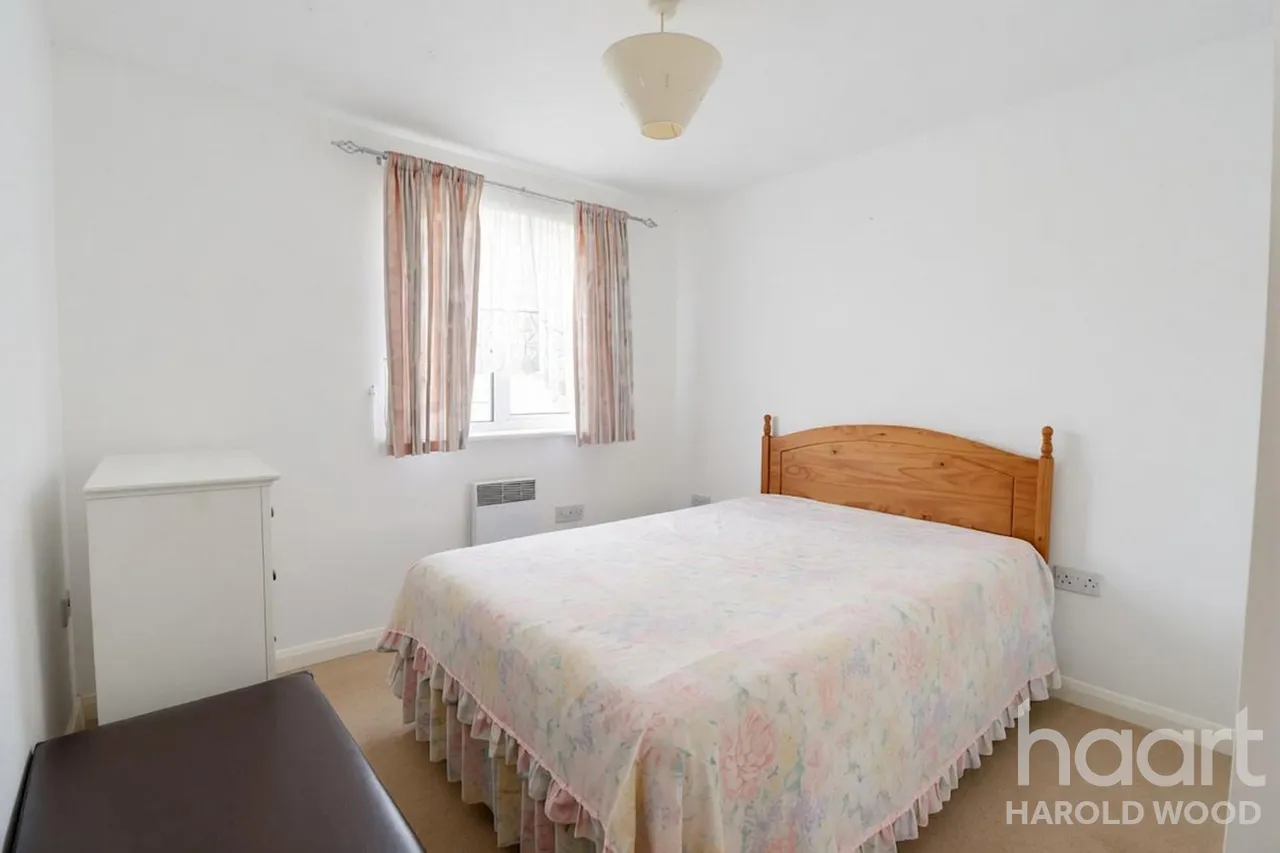 Church Road, Harold Wood, RM3, photo 9