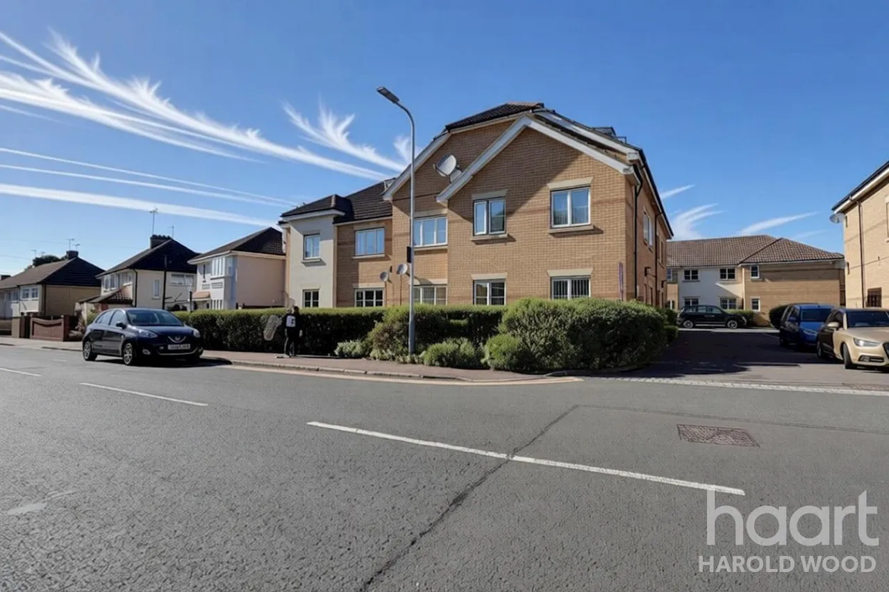 Church Road, Harold Wood, RM3, photo 13