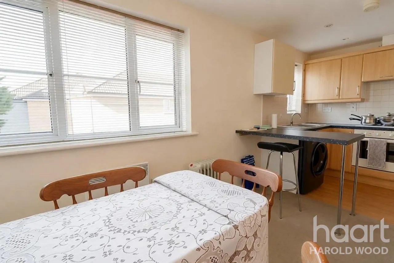 Church Road, Harold Wood, RM3, photo 6
