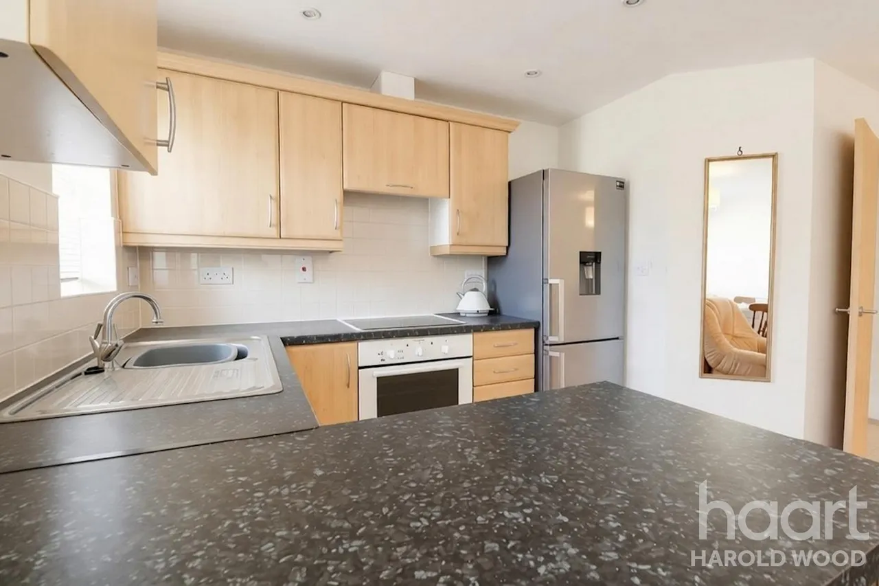 Church Road, Harold Wood, RM3, photo 5