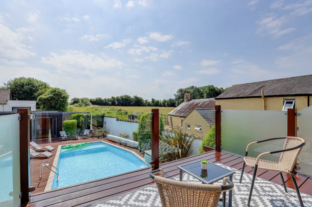 Brook Farm Llantwit Major, CF61, photo 8