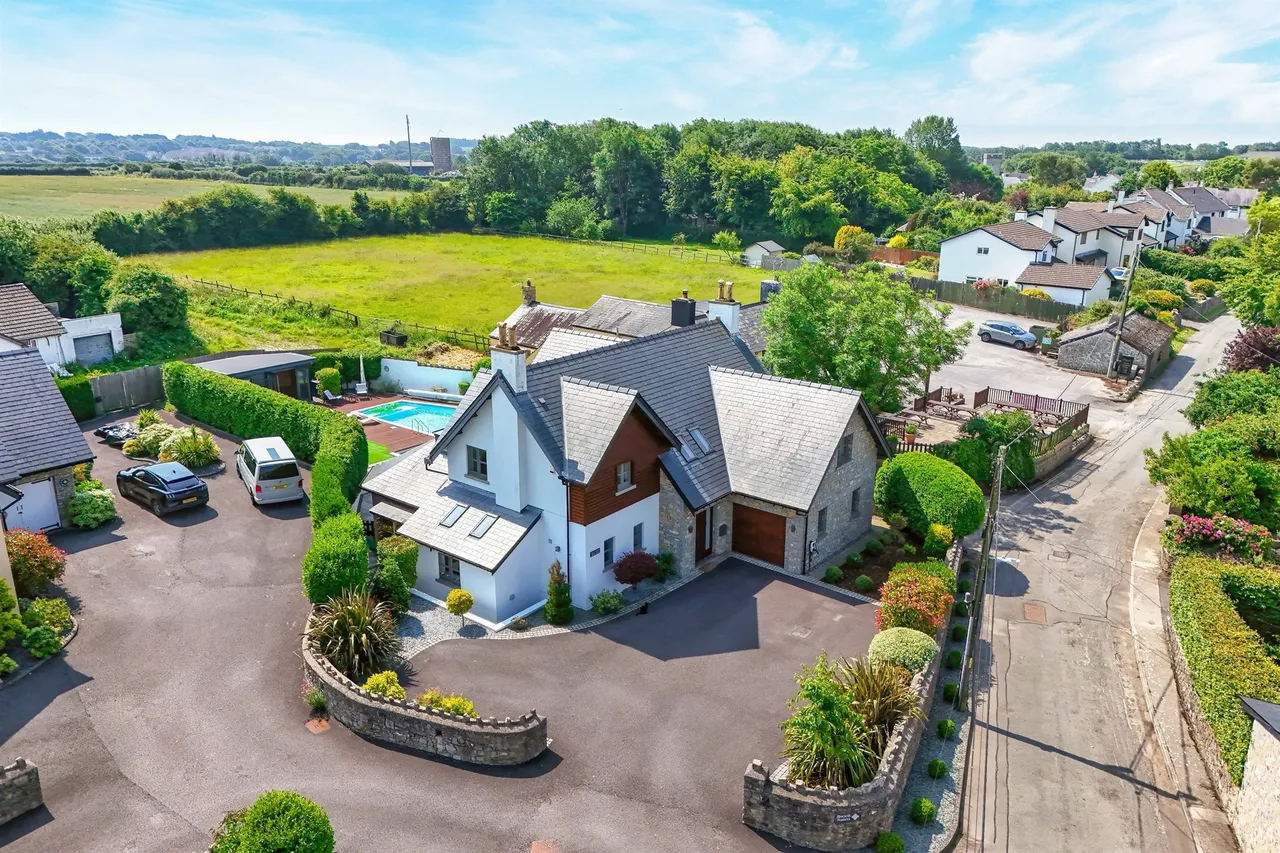 Brook Farm Llantwit Major, CF61, photo 4