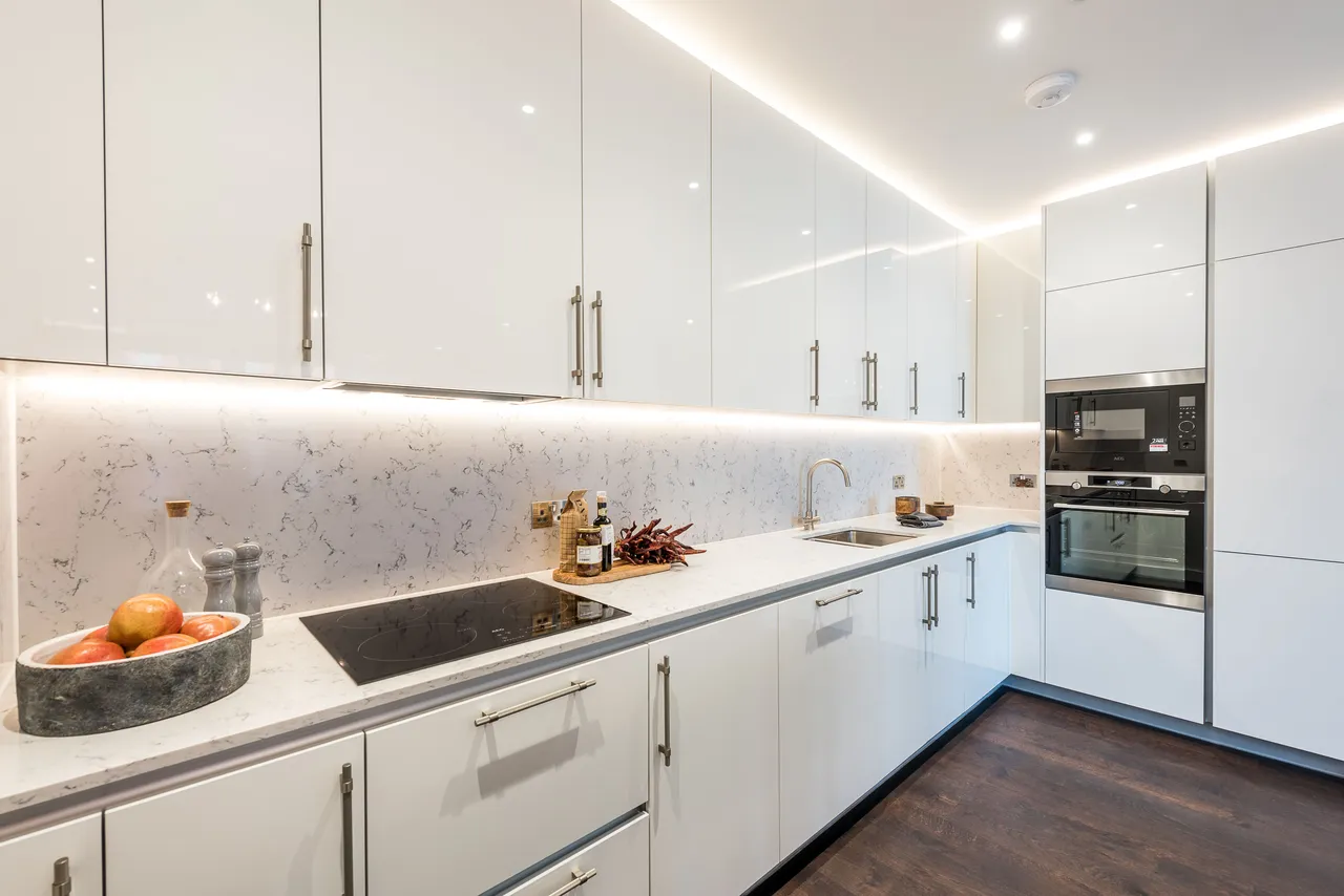 32 Thornes House, Charles Clowes Walk, The Residence, 40-42 Ponton Road, London, photo 5