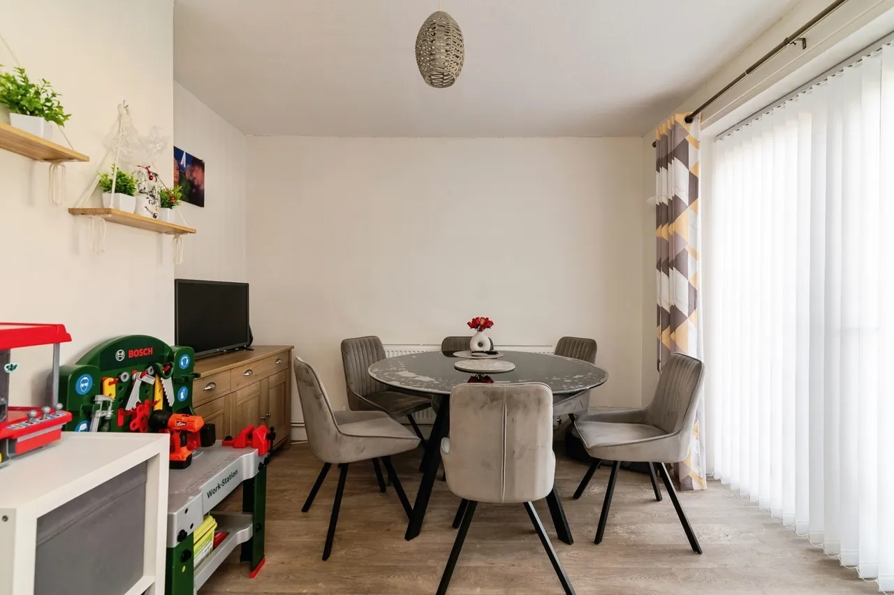 Shelley Avenue, Clifton, Nottingham, NG11, photo 5
