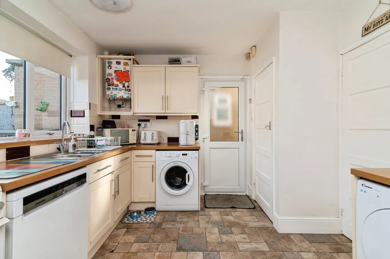 Shelley Avenue, Clifton, Nottingham, NG11, photo 6
