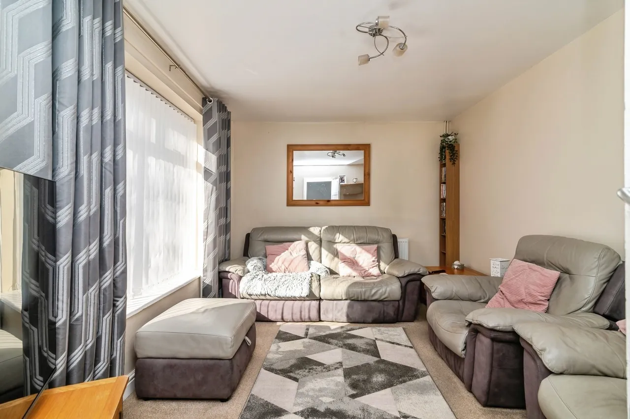 Shelley Avenue, Clifton, Nottingham, NG11, photo 3