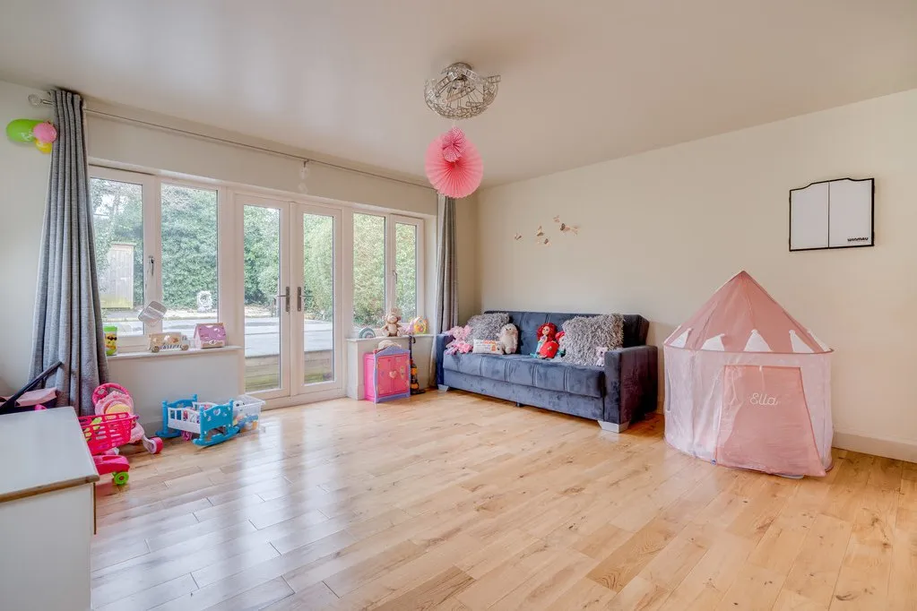 Upper Batley Low Lane, Batley, WF17, photo 12