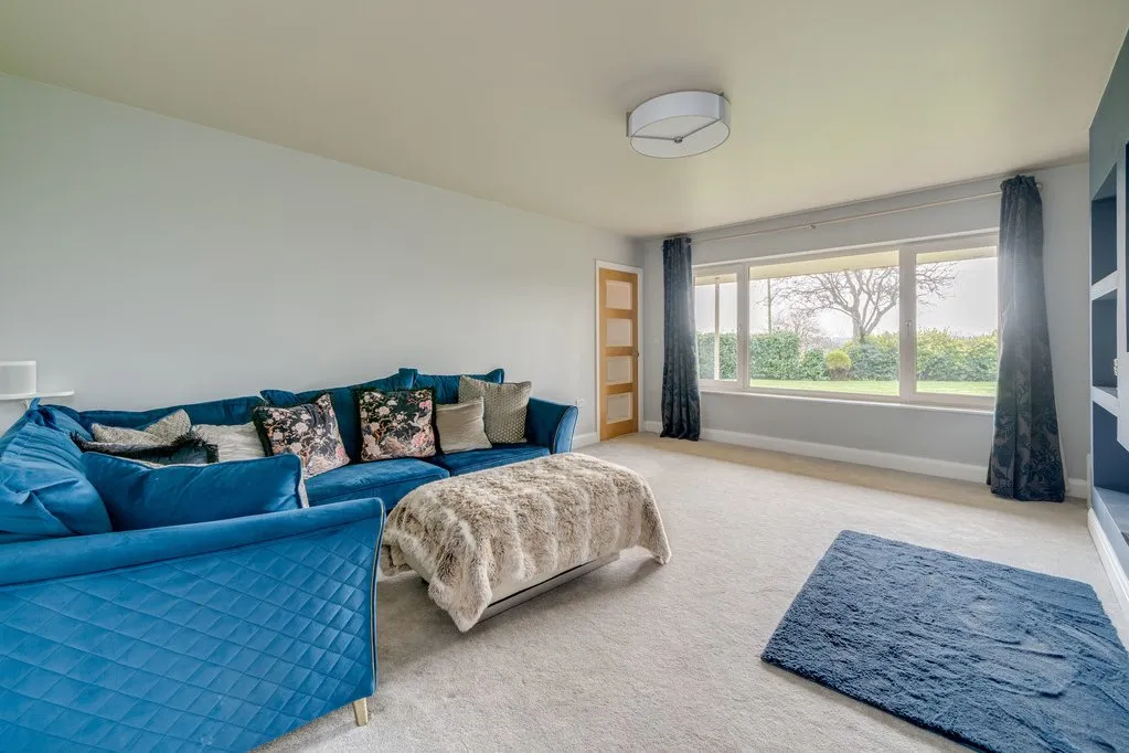Upper Batley Low Lane, Batley, WF17, photo 7