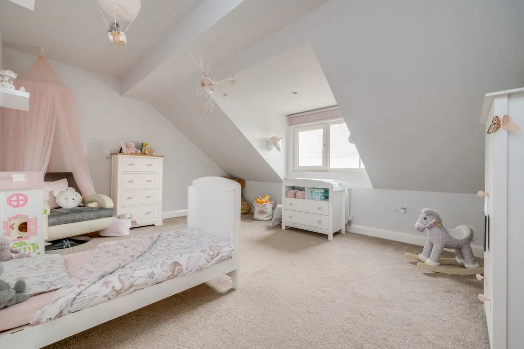 Upper Batley Low Lane, Batley, WF17, photo 18