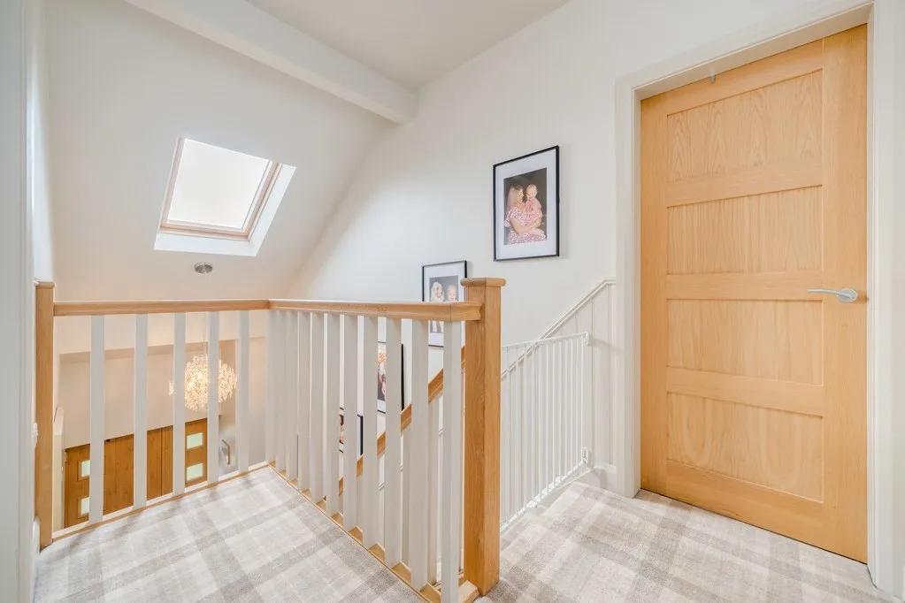 Upper Batley Low Lane, Batley, WF17, photo 24