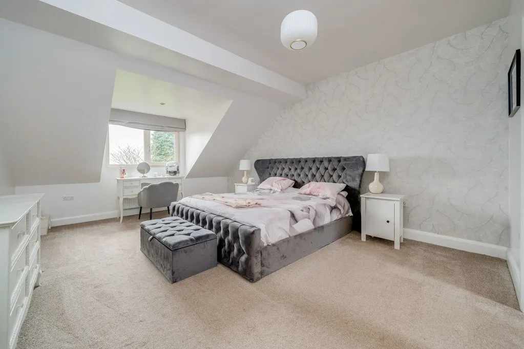 Upper Batley Low Lane, Batley, WF17, photo 15