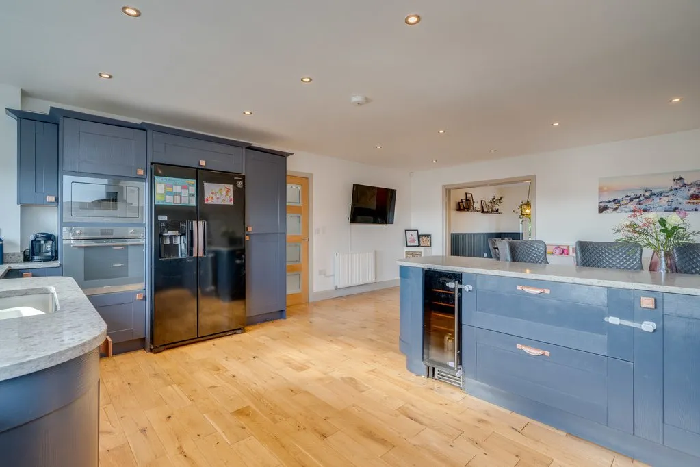 Upper Batley Low Lane, Batley, WF17, photo 5