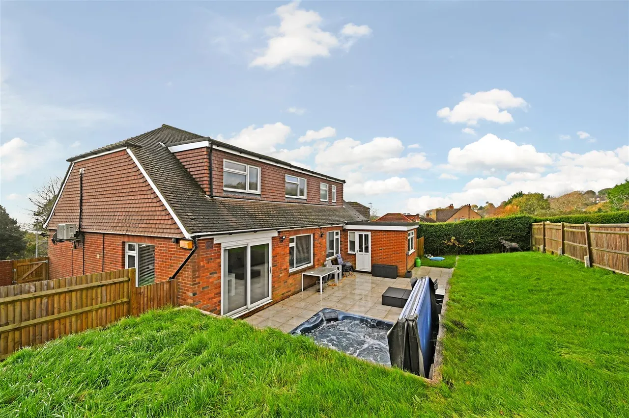 Ochiltree Road, Hastings, photo 20