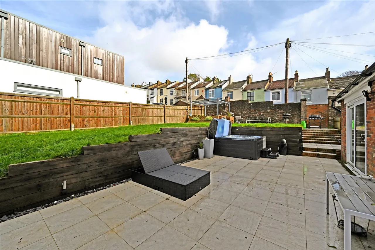 Ochiltree Road, Hastings, photo 19