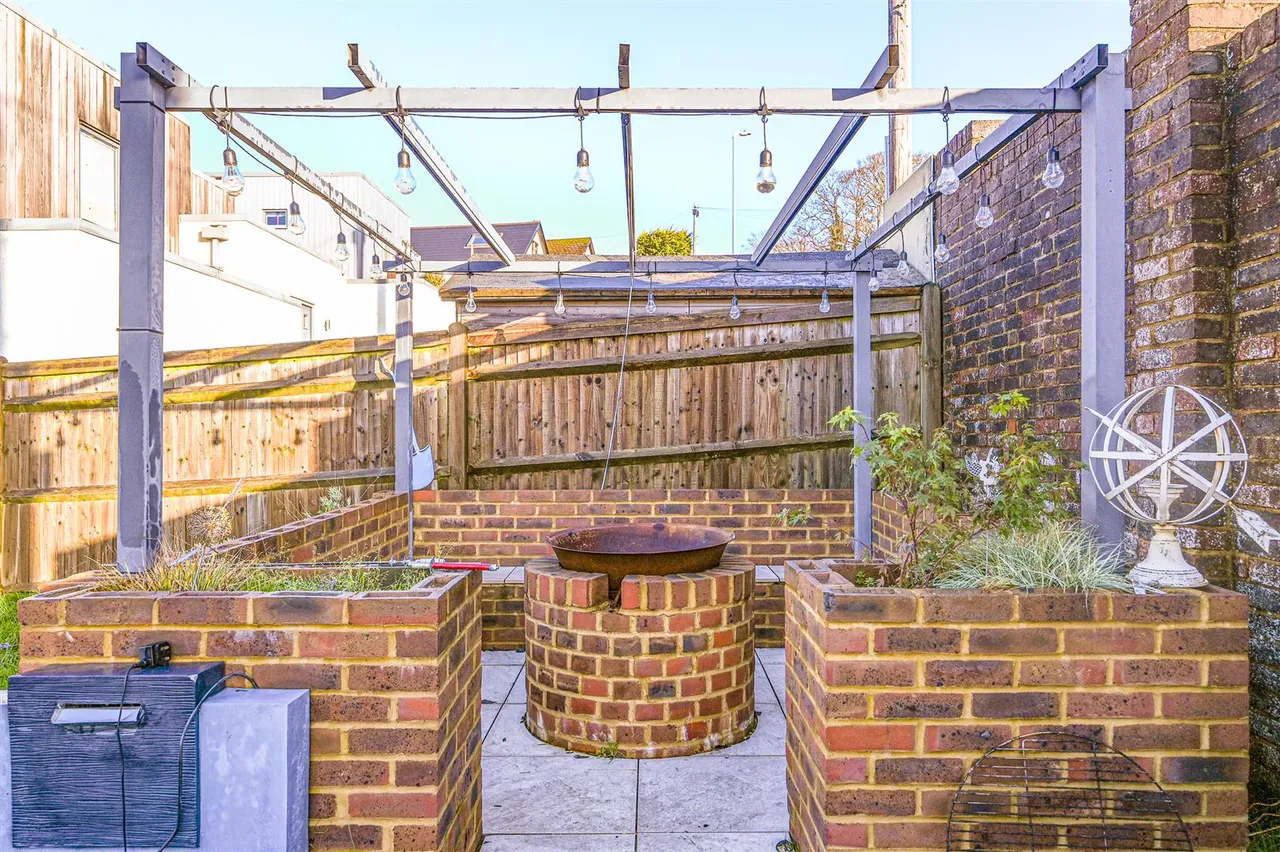Ochiltree Road, Hastings, photo 36