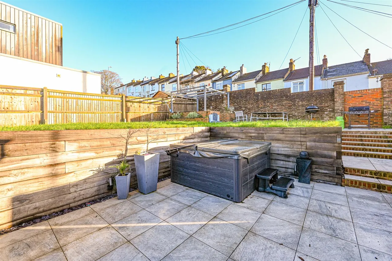 Ochiltree Road, Hastings, photo 35
