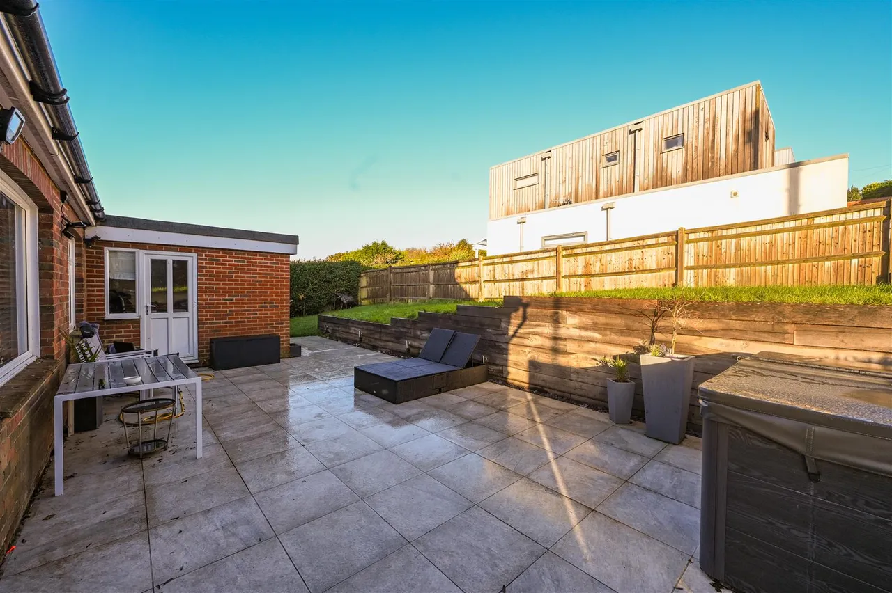 Ochiltree Road, Hastings, photo 32