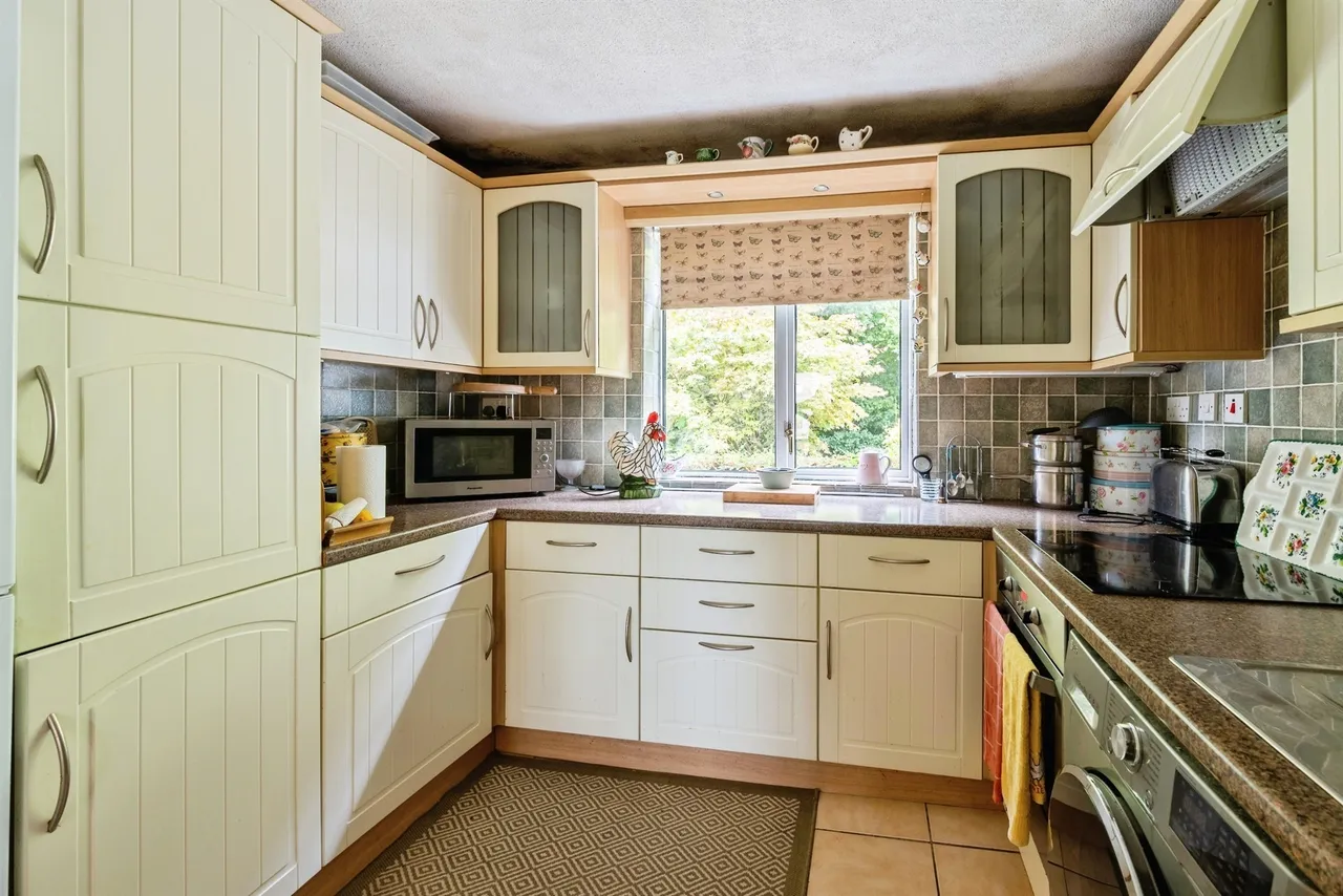 Henley Lane, Box, SN13, photo 5