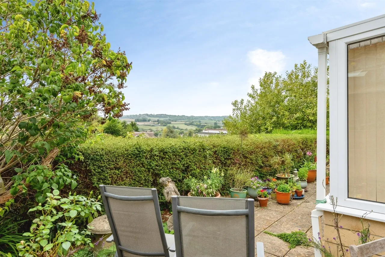Henley Lane, Box, SN13, photo 2