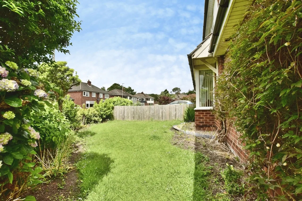 Wingfield Avenue, Wilmslow, Cheshire, SK9, photo 13
