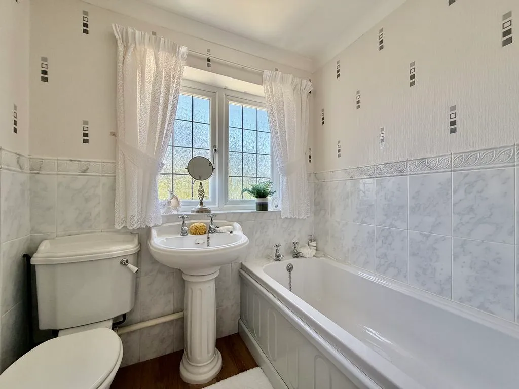 Tower Close, Flackwell Heath, HP10, photo 11