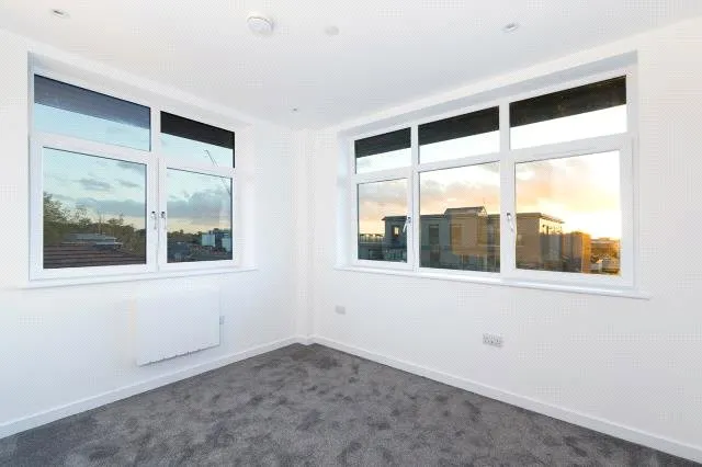 Knoll Road, GU15, photo 5