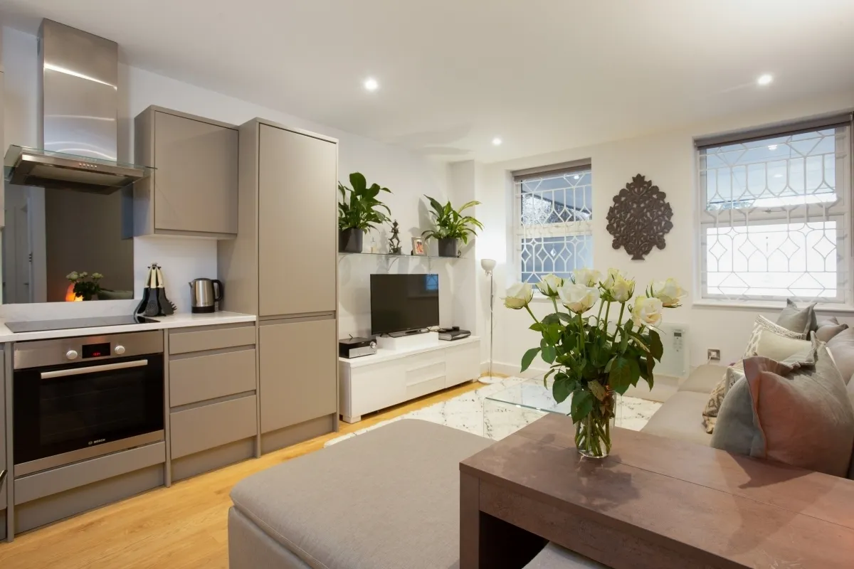 2 bed flat for sale — High Road, Whetstone, N20