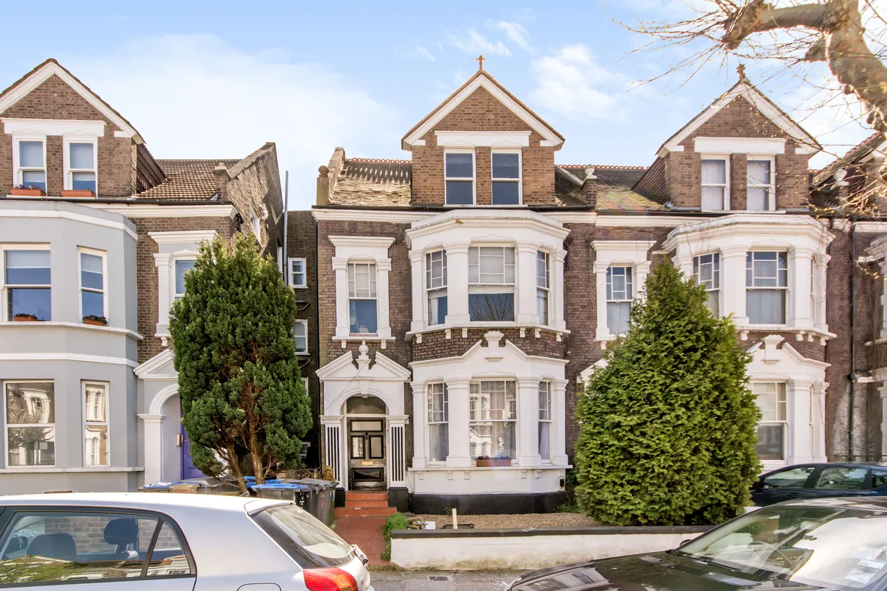 flat for sale — Flat 3, 55 Buckley Road, London