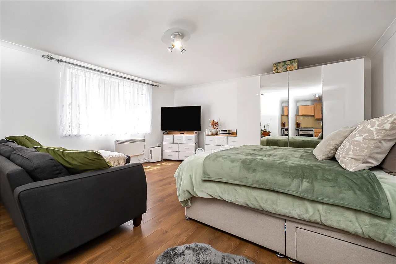 Jubilee Avenue, Twickenham, TW2, photo 5