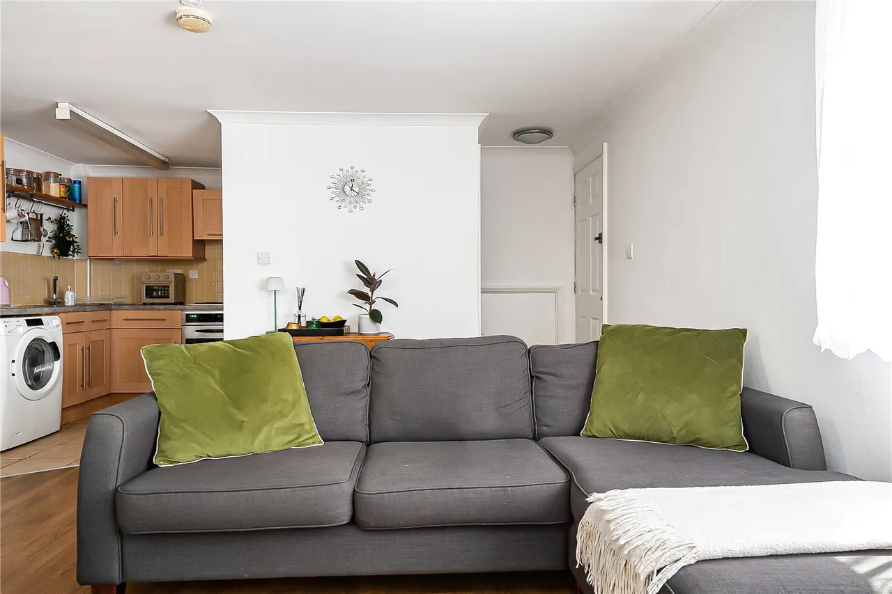 Jubilee Avenue, Twickenham, TW2, photo 4