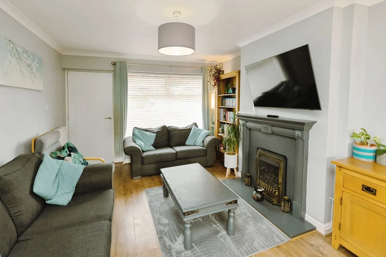 Llwyn Derw, Mynydd Isa, CH7, photo 4