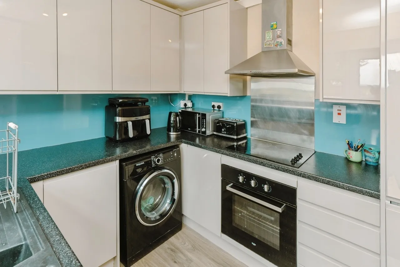 Llwyn Derw, Mynydd Isa, CH7, photo 8