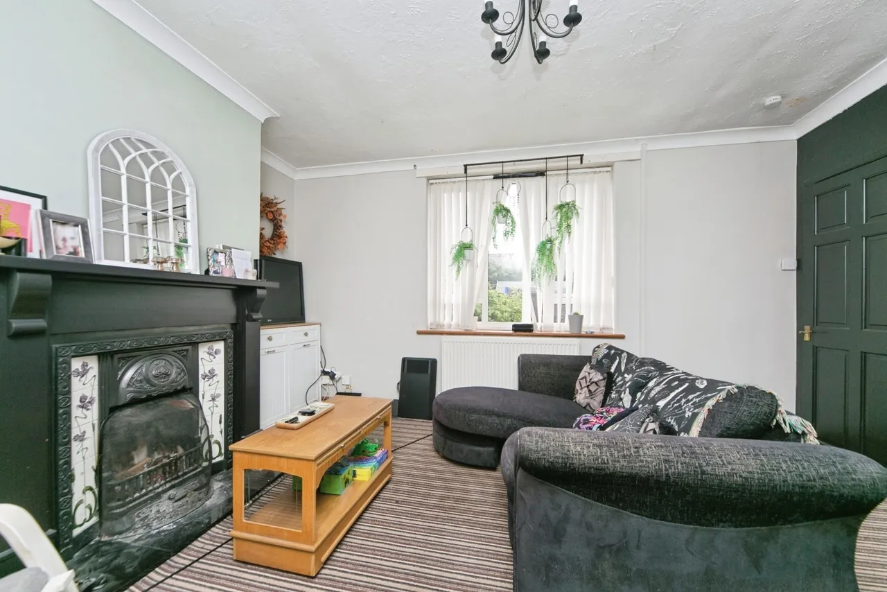 Maes Hyfryd, Llanfairpwllgwyngyll, LL61, photo 5