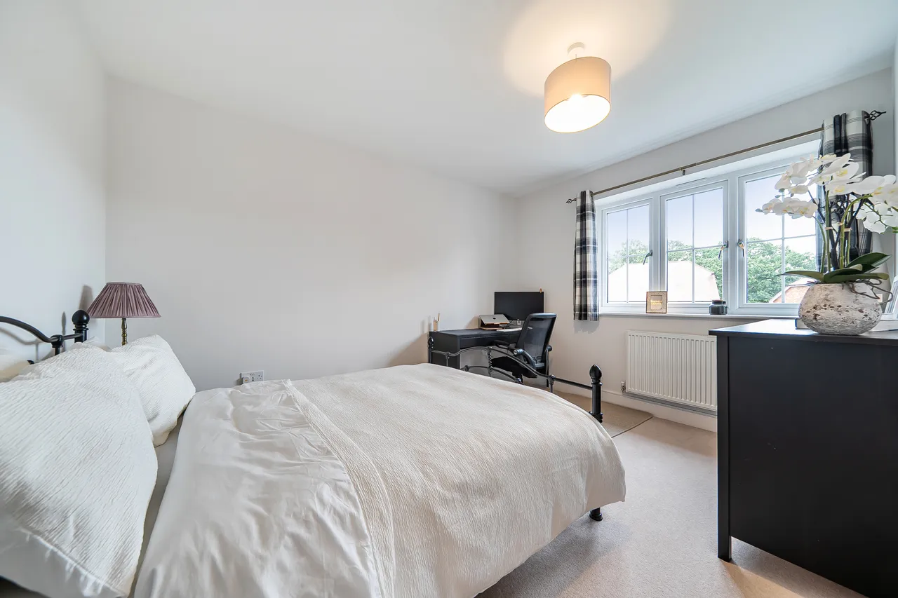 Tilney Drive, Horsham, RH12, photo 16