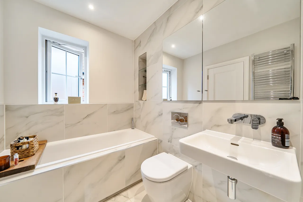 Tilney Drive, Horsham, RH12, photo 9