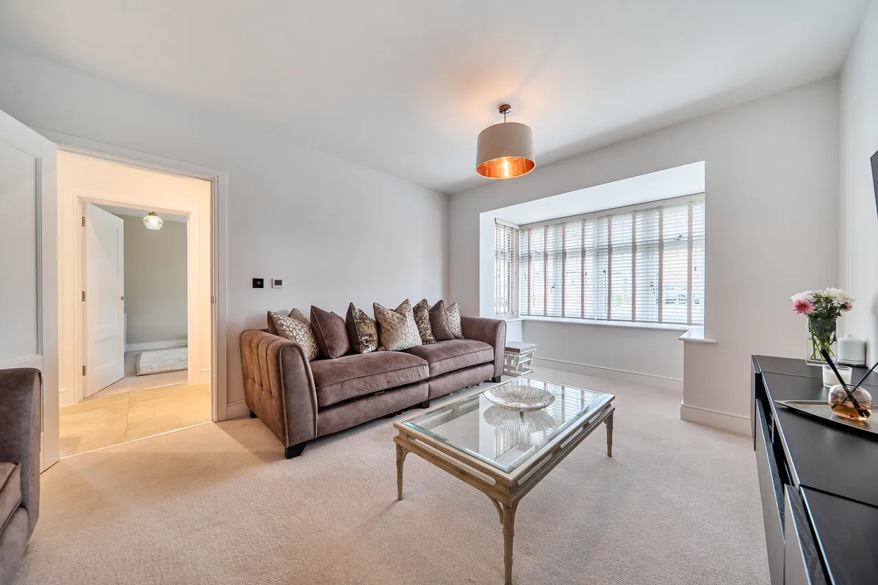 Tilney Drive, Horsham, RH12, photo 3