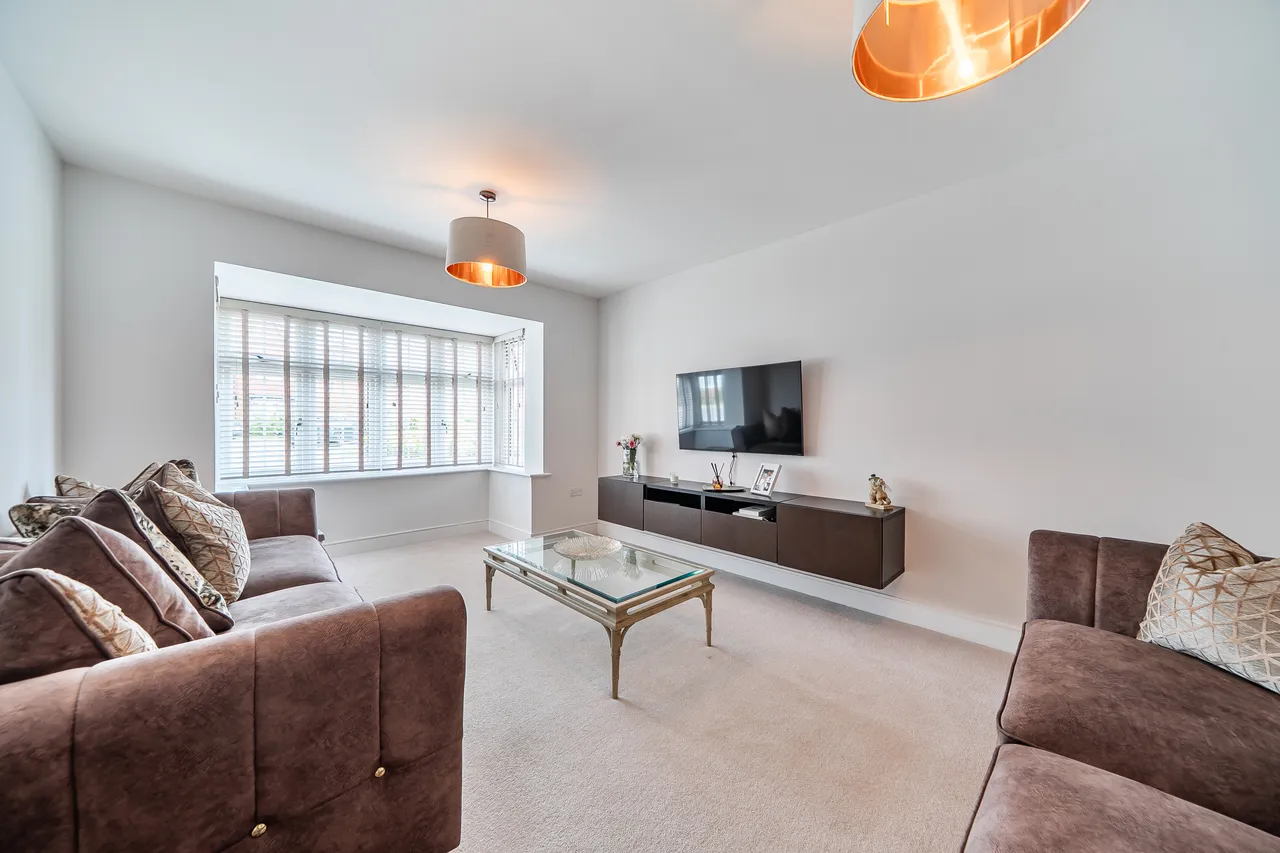 Tilney Drive, Horsham, RH12, photo 2