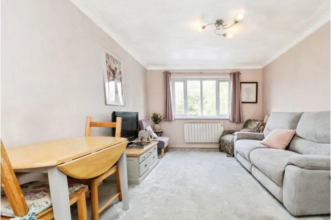 Marwell Close, Romford, RM1, photo 2