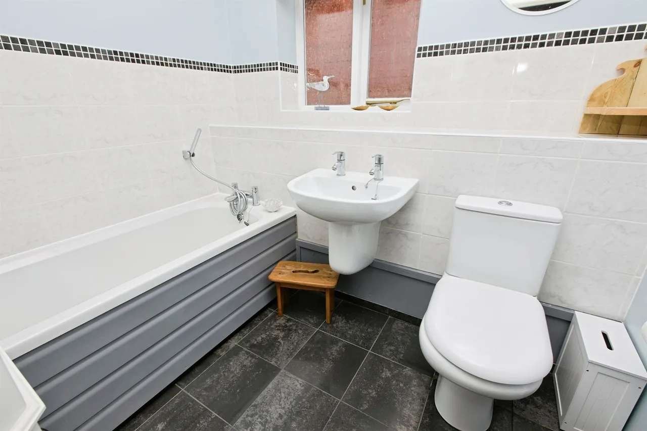 Meadow Nook, Boulton Moor, DE24, photo 17