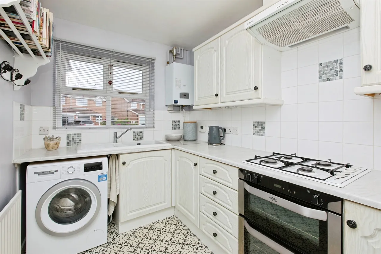 Meadow Nook, Boulton Moor, DE24, photo 9